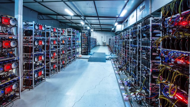 Bitcoin Miners Are Selling Again Amid Low Revenues: CryptoQuant Report