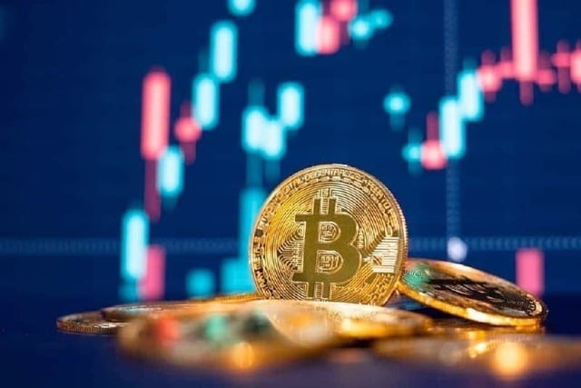 Brace for volatility as $500 million moves in Bitcoin trading