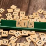 Bitcoin ETFs Suffer $900 Million in Outflows This Week