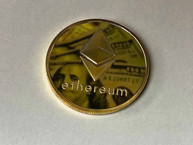 $560 million Ethereum options expire amid weakening bearish momentum