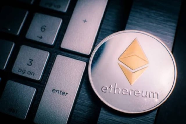 Ethereum Whales Spotted Buying $800M ETH in 24-Hours: What’s Behind It?